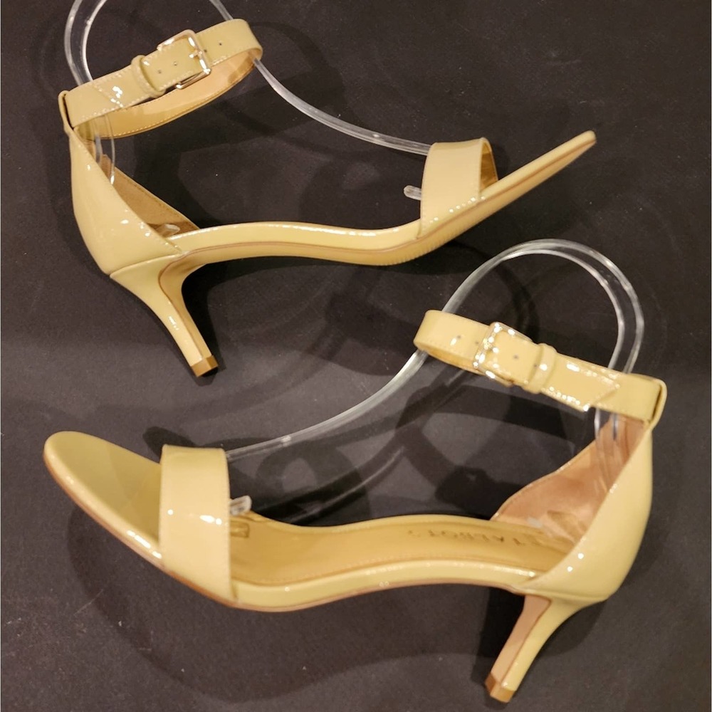 nwot TALBOTS Tan Patent Leather Ankle Strap heels SIZE 7M